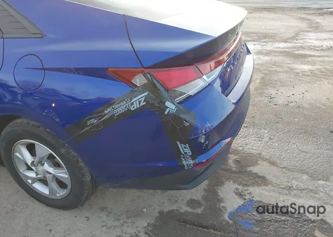 2021 Hyundai Elantra Se z USA, uszkodzony, nr VIN KMHLL4AG1MU179649